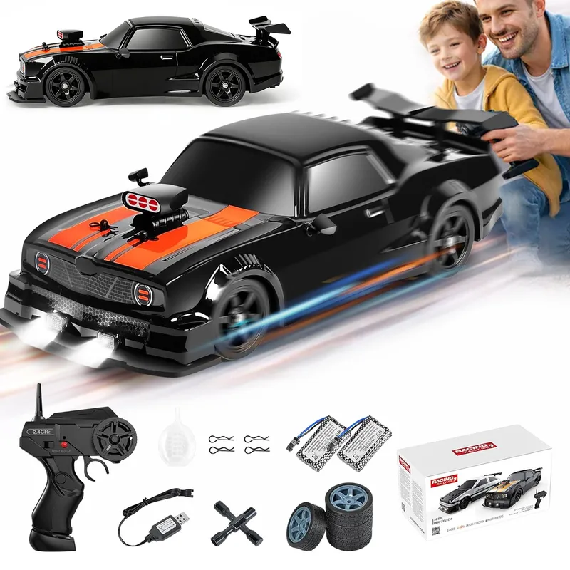 Masina cu telecomanda RC, AYCYKD, Drift car, 20km/h, cu LED-uri si Spray, 2 Baterii Reincarcabile Tip Acumulator Incluse, Jucarie Pentru Copii 7 ani+ si Adulti, 1:16, Negru/Portocaliu