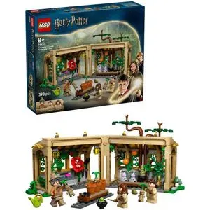 LEGO Harry Potter - Castelul Hogwarts: Lectia de ierbologie 76445, 390 piese