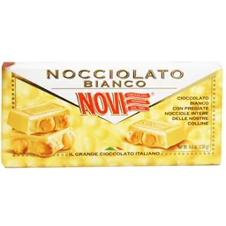 Ciocolata alba cu alune intregi 130g