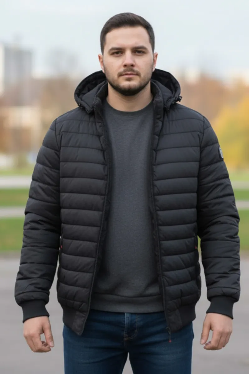 Geaca Matlasata pentru Barbati marime mare, cu gluga detasabila, buzunare cu fermoar negru D88915, 2XL