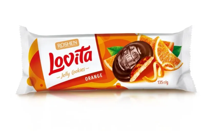 Biscuiti glazurati si umplutura de jeleu cu aroma de portocale Lovita, 135 g