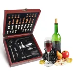 Set de sah si set de vin doua in unu, set de 9 piese, 32 de piese de sah, Fudisenn, desfacator de sticle, din lemn si otel inoxidabil, cadou pentru barbati, multicolor