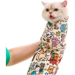 Patura autoadeziva si husa anti-zgarieturi AjieQaQ pentru ingrijirea pisicilor, Prindere sigura fara stres, ideala pentru taierea unghiilor, tratamente si ingrijire, Wrap „Burrito” pentru pisici de pana la 10 kg, 70x70 cm, Multifunctionala, Multicolor