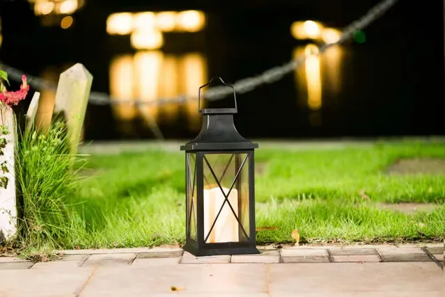 Felinar solar Garden Star, din metal cu maner, H29.5 cm, LED tip flacara